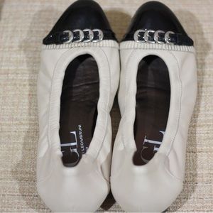 NEW Attilio Giusti Leombrunitan and black flats. Perfect, mint condition.